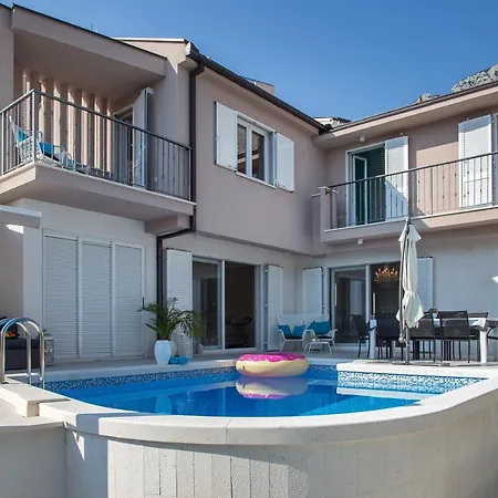 Rogac Villa